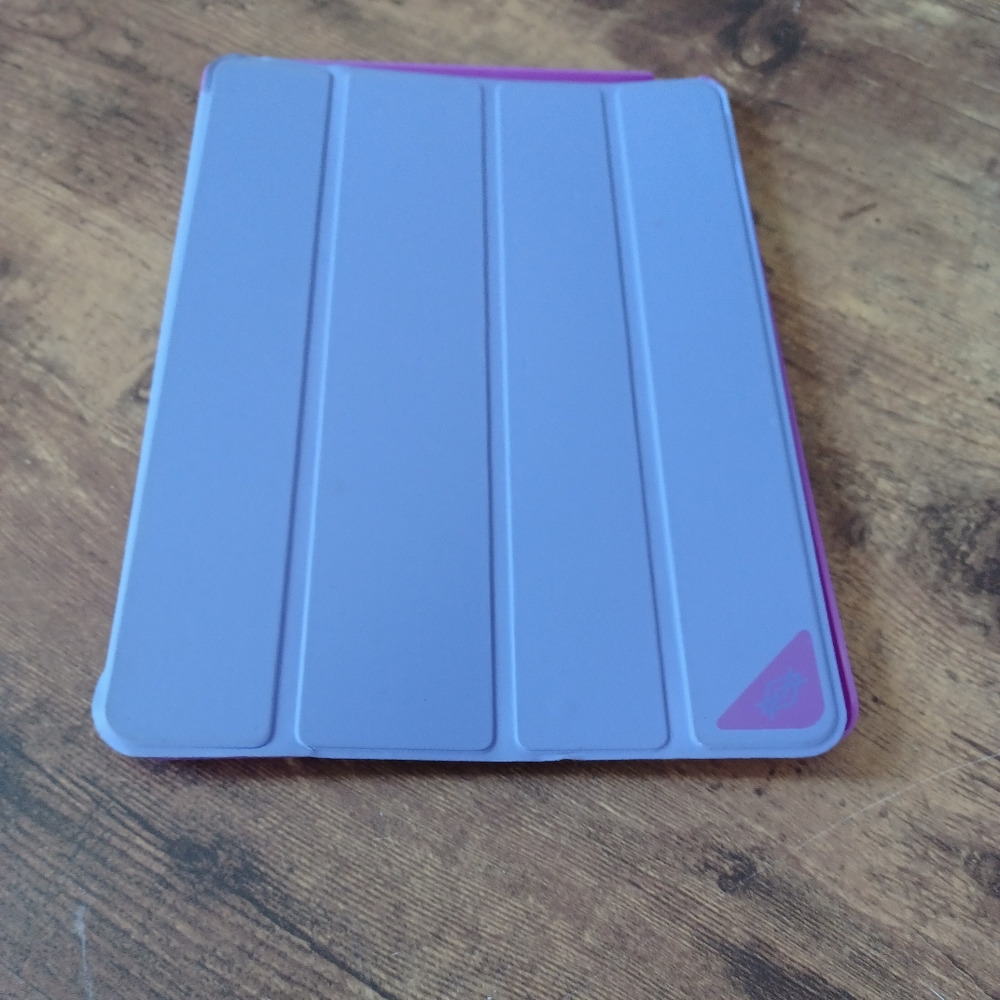 Ipad A generation purple cover